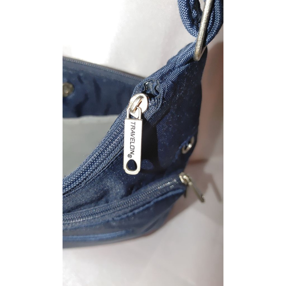 Travelon RFID Crossbody - Picture 5 of 7